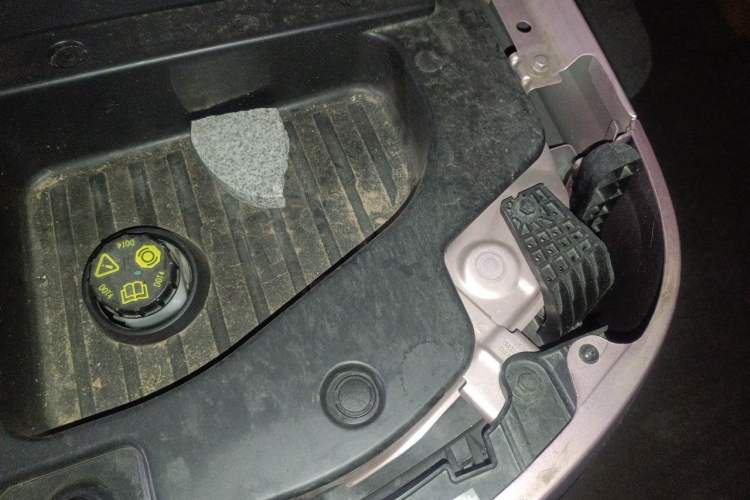 Used Geely Galaxy Panda 2023 Panda Mini 200km Endurance Bear Engine Bay Left