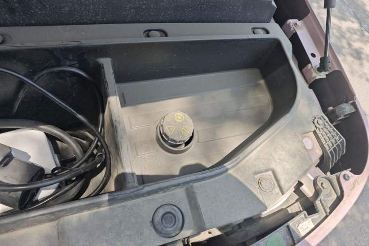 Used Geely Galaxy Panda 2023 Panda Mini 200km Endurance Bear Engine Bay Left