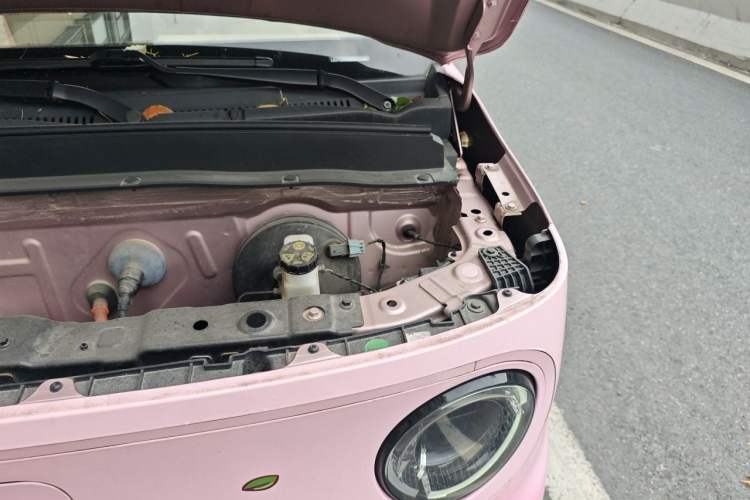 Used Geely Galaxy Panda 2023 Panda Mini 200km Endurance Bear Engine Bay Left