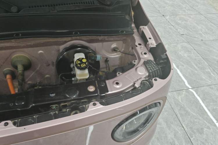 Used Geely Galaxy Panda 2023 Panda Mini 200km Endurance Bear Engine Bay Left