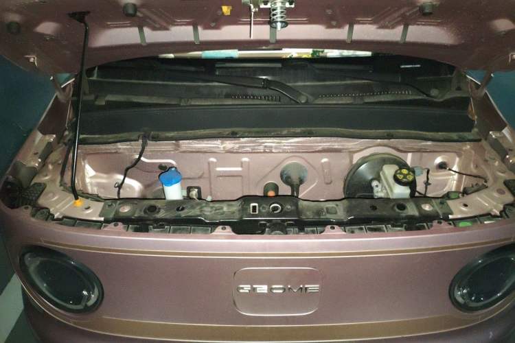 Used Geely Galaxy Panda 2023 Panda Mini 200km Endurance Bear Engine Bay