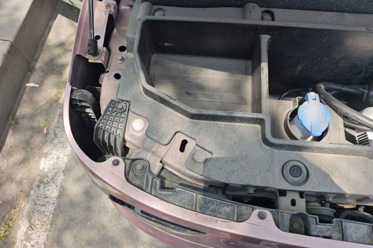 Used Geely Galaxy Panda 2023 Panda Mini 200km Endurance Bear Engine Bay Right