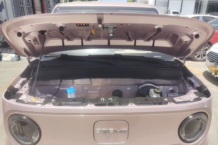 Used Geely Galaxy Panda 2023 Panda Mini 200km Endurance Bear Engine Bay