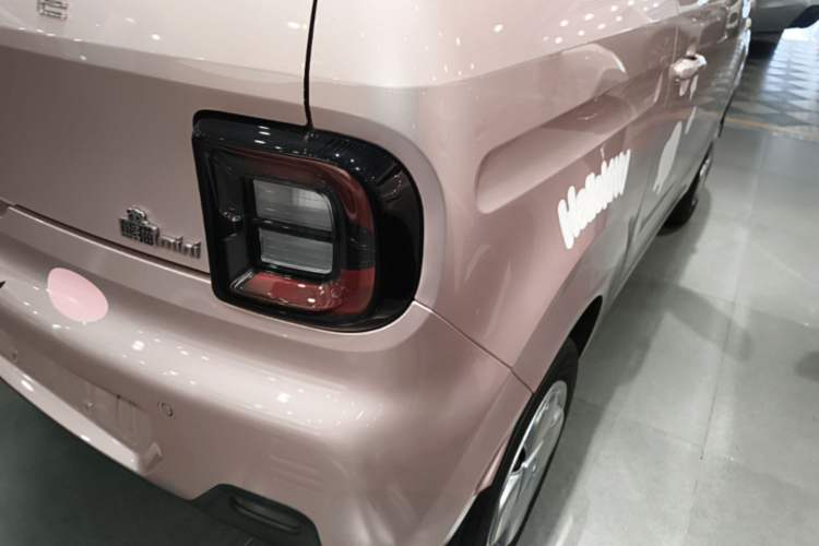 Used Geely Galaxy Panda 2023 Panda Mini 200km Endurance Bear Exterior 3