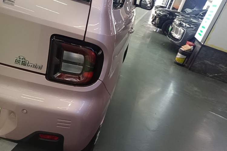 Used Geely Galaxy Panda 2023 Panda Mini 200km Endurance Bear Exterior 3