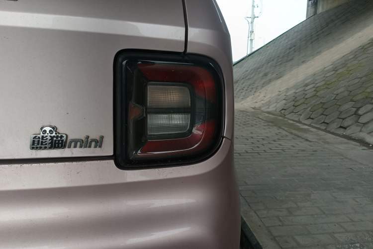 Used Geely Galaxy Panda 2023 Panda Mini 200km Endurance Bear Exterior 3