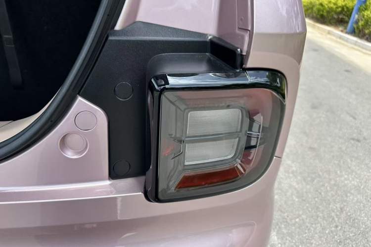 Used Geely Galaxy Panda 2023 Panda Mini 200km Endurance Bear Exterior 3