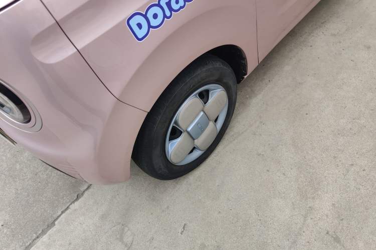 Used Geely Galaxy Panda 2023 Panda Mini 200km Endurance Bear Exterior 4