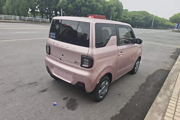 Used Geely Galaxy Panda 2023 Panda Mini 200km Endurance Bear Exterior 4
