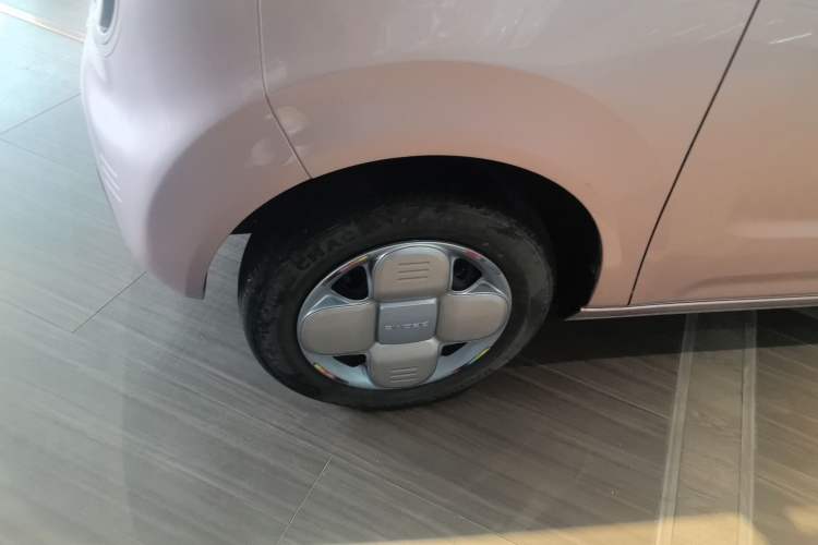 Used Geely Galaxy Panda 2023 Panda Mini 200km Endurance Bear Exterior 4