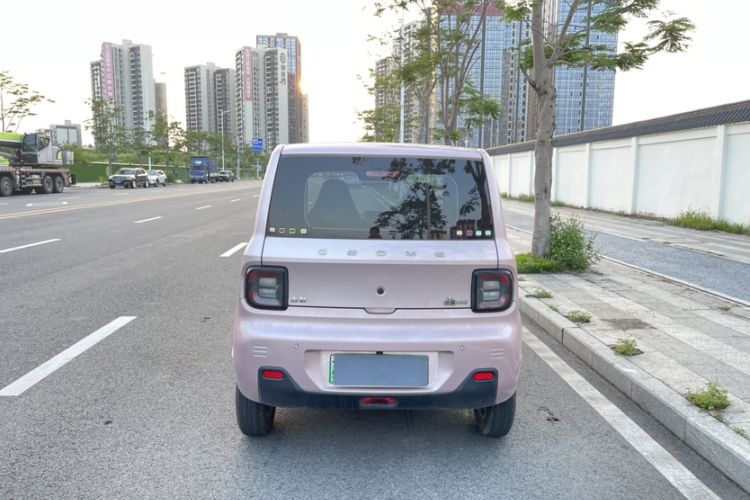 Used Geely Galaxy Panda 2023 Panda Mini 200km Endurance Bear Exterior 5