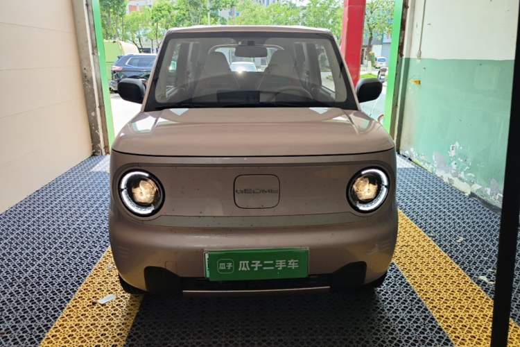 Used Geely Galaxy Panda 2023 Panda Mini 200km Endurance Bear Front