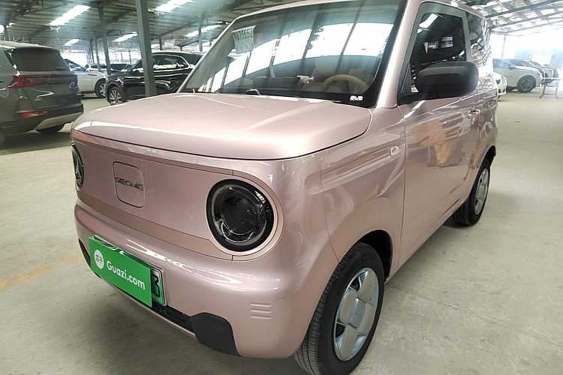 Used Geely Galaxy Panda 2023 Panda Mini 200km Endurance Bear Front Left 45 Deg