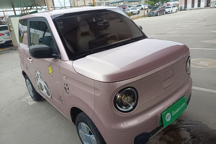 Used Geely Galaxy Panda 2023 Panda Mini 200km Endurance Bear Front Right 45 Deg