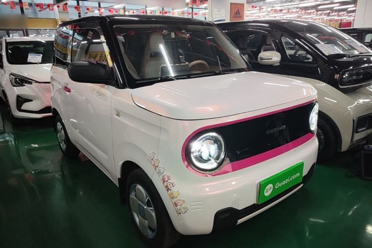 Used Geely Galaxy Panda 2023 Panda Mini 200km Dynamic Bear Front Right 45 Deg