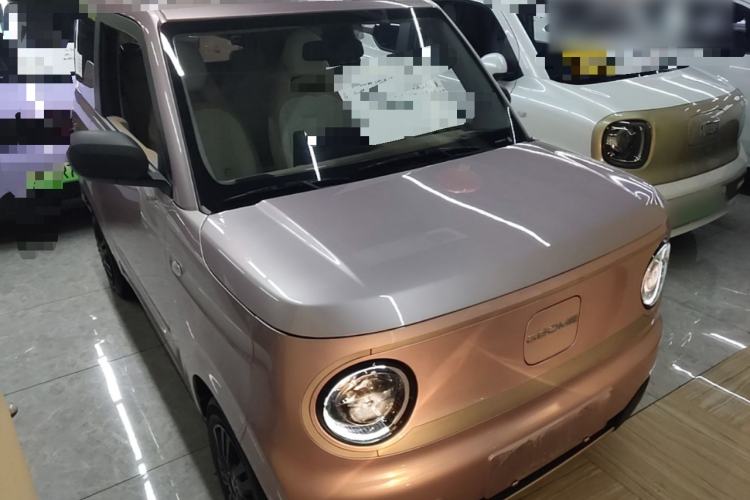 Used Geely Galaxy Panda 2023 Panda Mini 200km Endurance Bear Front Right 45 Deg