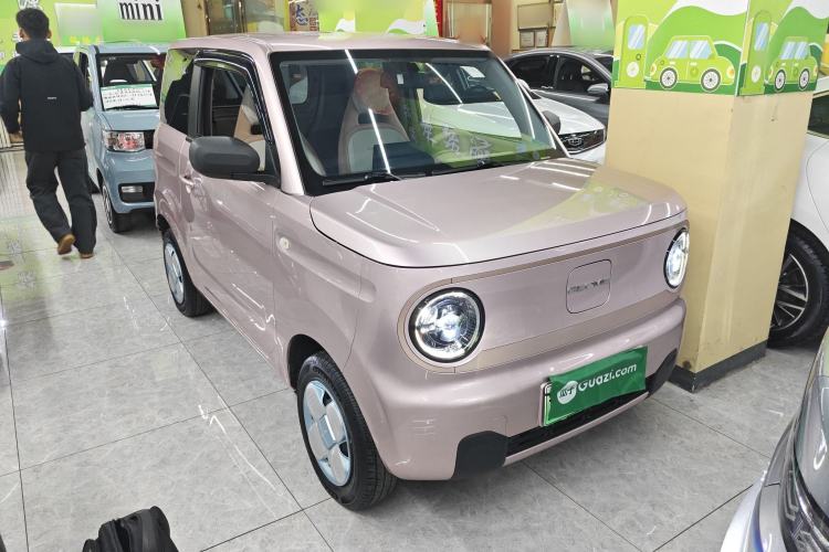 Used Geely Galaxy Panda 2023 Panda Mini 200km Endurance Bear Front Right 45 Deg