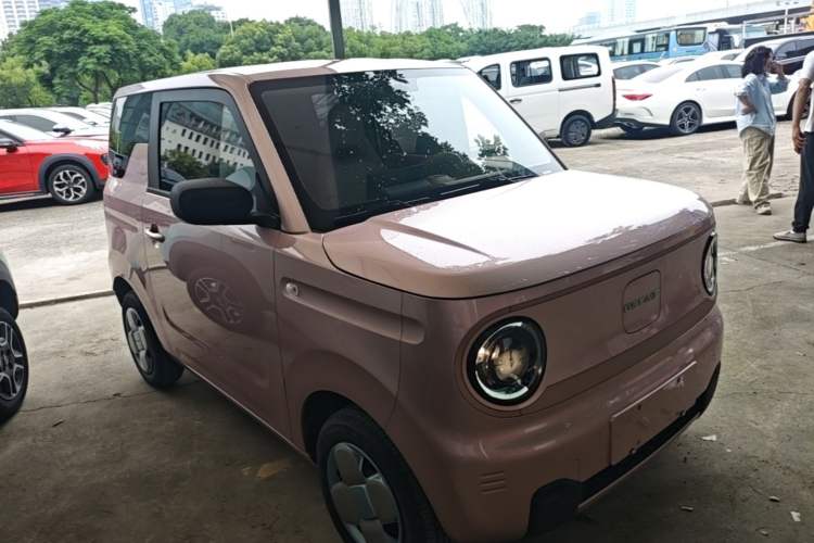 Used Geely Galaxy Panda 2023 Panda Mini 200km Endurance Bear Front Right 45 Deg