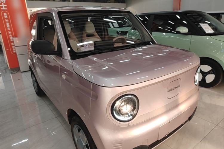 Used Geely Galaxy Panda 2023 Panda Mini 200km Endurance Bear Front Right 45 Deg