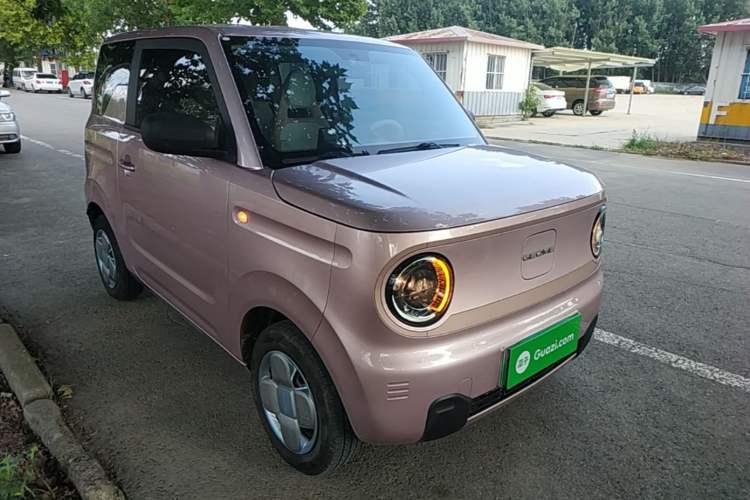 Used Geely Galaxy Panda 2023 Panda Mini 200km Endurance Bear Front Right 45 Deg