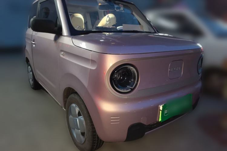 Used Geely Galaxy Panda 2023 Panda Mini 200km Endurance Bear Front Right 45 Deg
