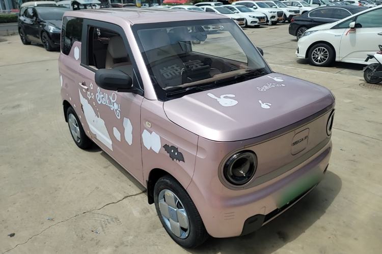 Used Geely Galaxy Panda 2023 Panda Mini 200km Endurance Bear Front Right 45 Deg