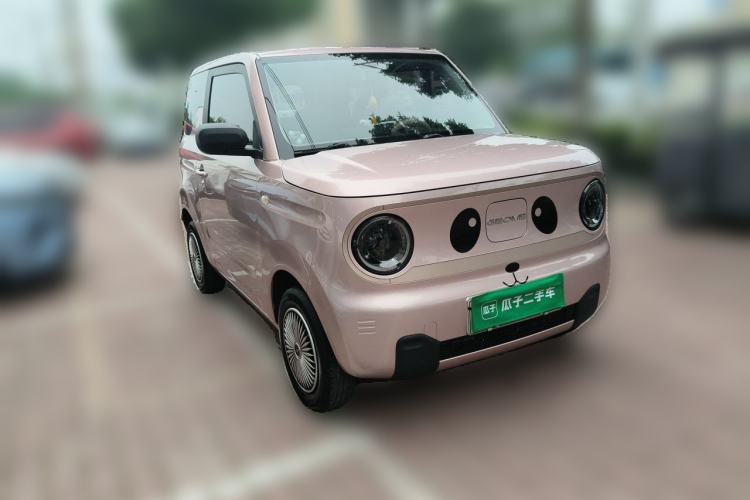 Used Geely Galaxy Panda 2023 Panda Mini 200km Endurance Bear Front Right 45 Deg