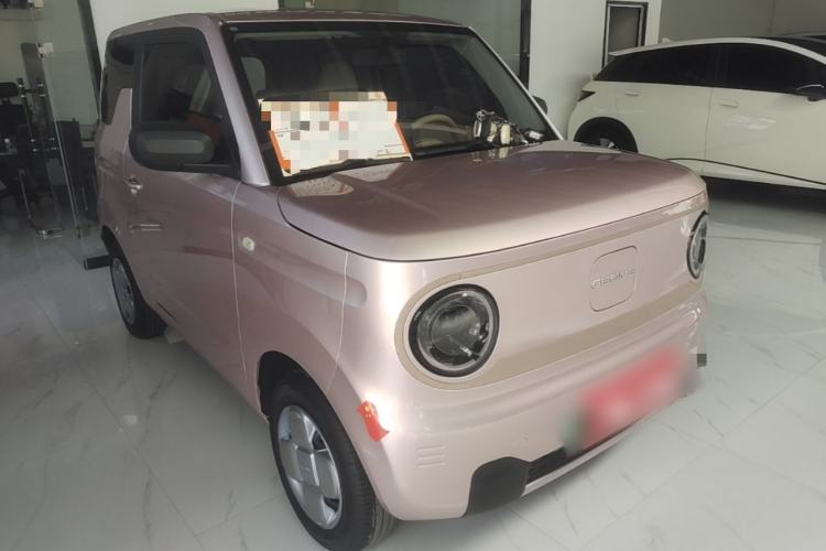 Used Geely Galaxy Panda 2023 Panda Mini 200km Endurance Bear Front Right 45 Deg