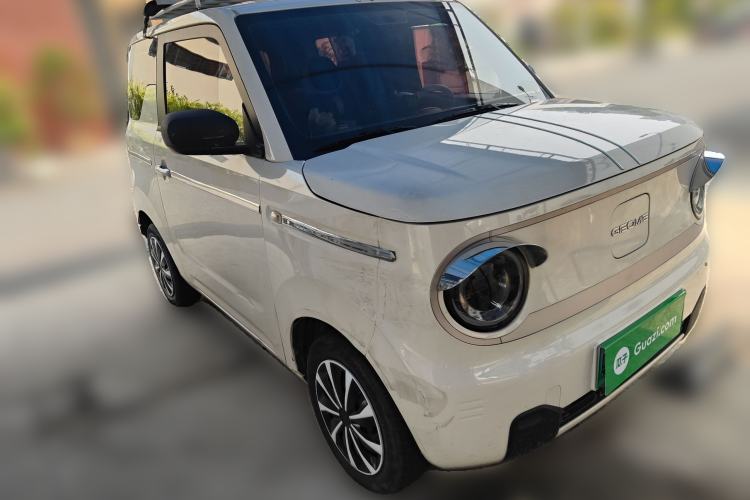 Used Geely Galaxy Panda 2023 Panda Mini 200km Endurance Bear Front Right 45 Deg