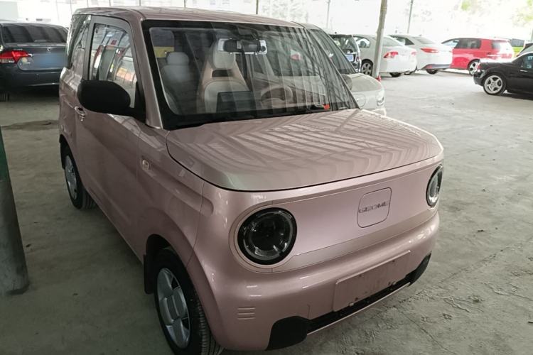 Used Geely Galaxy Panda 2023 Panda Mini 200km Endurance Bear Front Right 45 Deg
