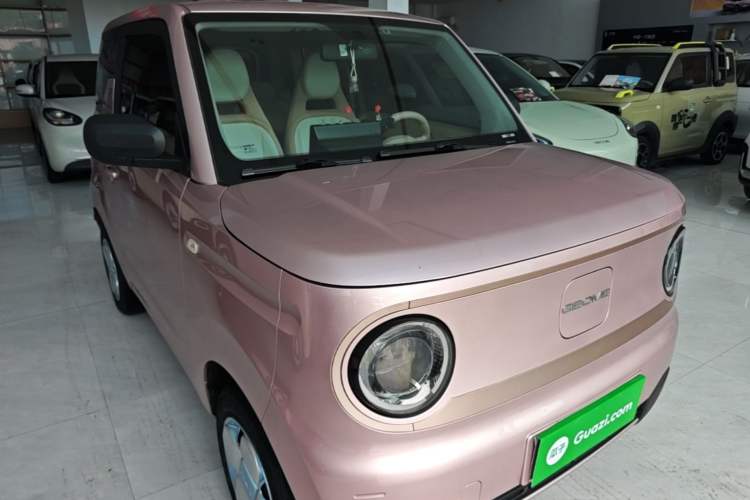 Used Geely Galaxy Panda 2023 Panda Mini 200km Endurance Bear Front Right 45 Deg