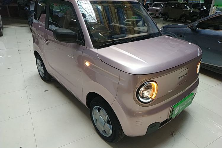 Used Geely Galaxy Panda 2023 Panda Mini 200km Endurance Bear Front Right 45 Deg