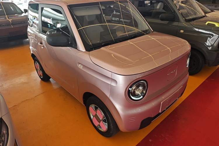 Used Geely Galaxy Panda 2023 Panda Mini 200km Endurance Bear Front Right 45 Deg