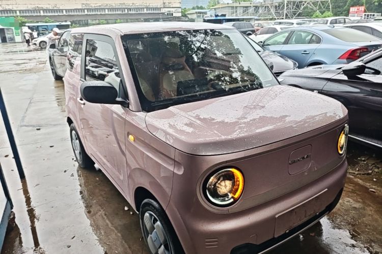Used Geely Galaxy Panda 2023 Panda Mini 200km Endurance Bear Front Right 45 Deg