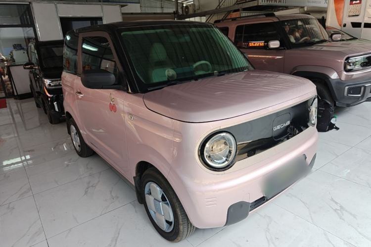 Used Geely Galaxy Panda 2023 Panda Mini 200km Endurance Bear Front Right 45 Deg