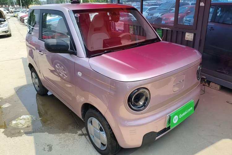 Used Geely Galaxy Panda 2023 Panda Mini 200km Endurance Bear Front Right 45 Deg