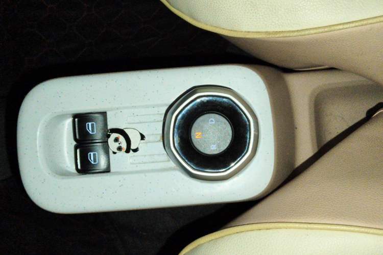 Used Geely Galaxy Panda 2023 Panda Mini New Year Edition Treasure Bear Gear Lever