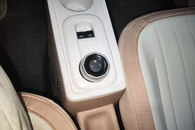 Used Geely Galaxy Panda 2023 Panda Mini 200km Dynamic Bear Gear Lever