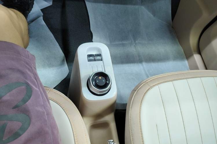 Used Geely Galaxy Panda 2023 Panda Mini 200km Dynamic Bear Gear Lever
