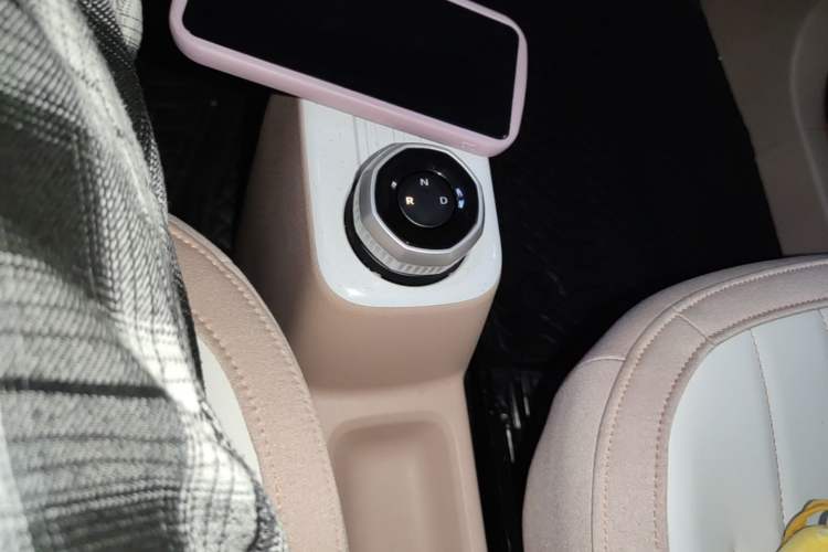 Used Geely Galaxy Panda 2023 Panda Mini 200km Dynamic Bear Gear Lever