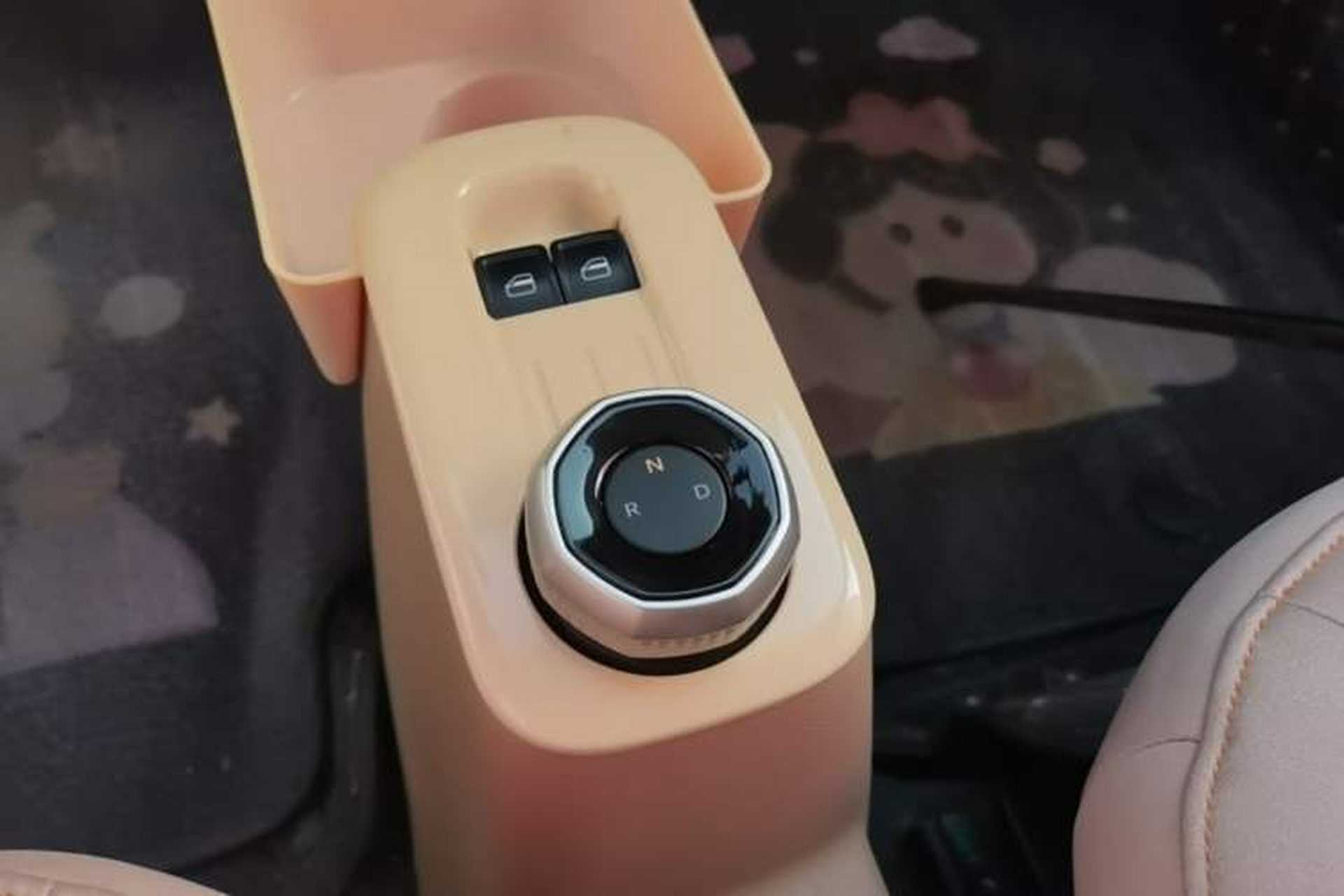 Used Geely Galaxy Panda 2023 Panda Mini 200km Endurance Bear Gear Lever