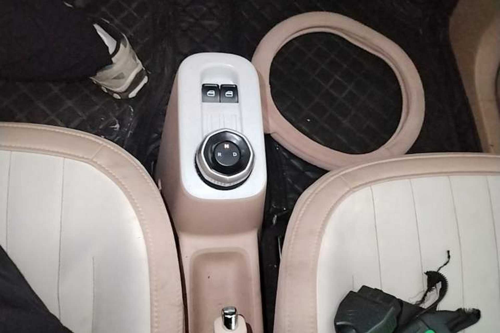 Used Geely Galaxy Panda 2023 Panda Mini 200km Endurance Bear Gear Lever