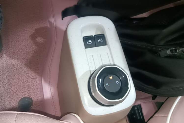Used Geely Galaxy Panda 2023 Panda Mini 200km Dynamic Bear Gear Lever