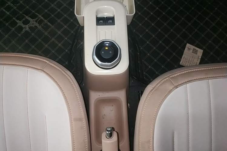Used Geely Galaxy Panda 2023 Panda Mini 200km Dynamic Bear Gear Lever