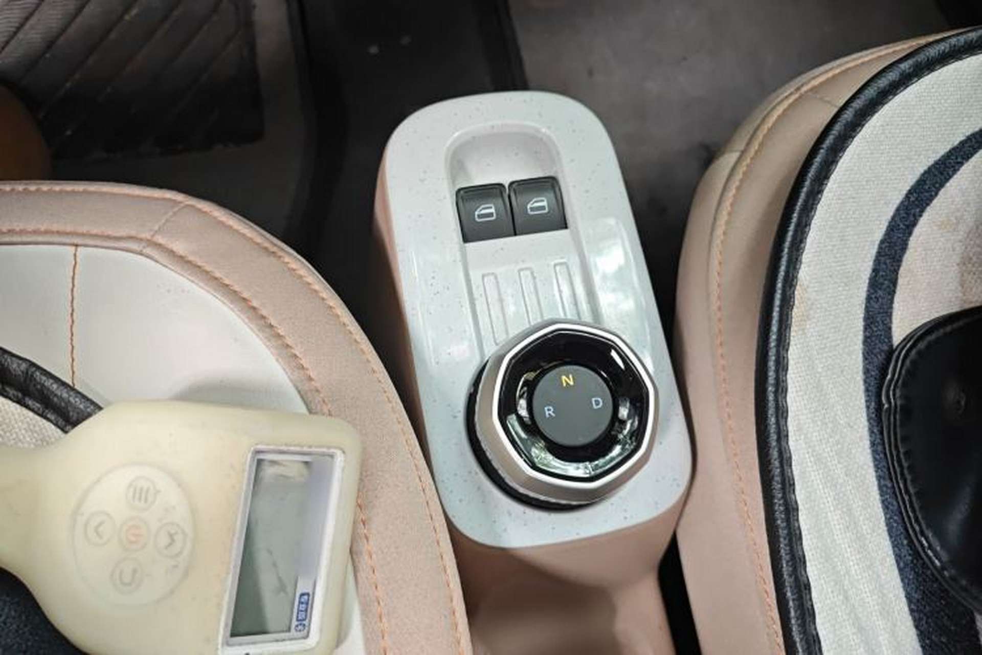 Used Geely Galaxy Panda 2023 Panda Mini 200km Endurance Bear Gear Lever