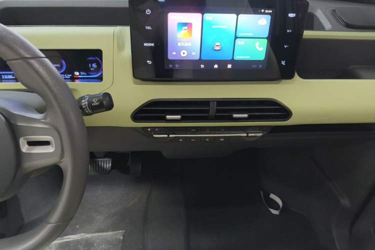 Used Geely Galaxy Panda 2023 Panda Mini 200km Endurance Bear Audio And AC Panel