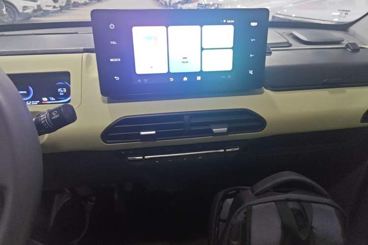 Used Geely Galaxy Panda 2023 Panda Mini 200km Endurance Bear Audio And AC Panel