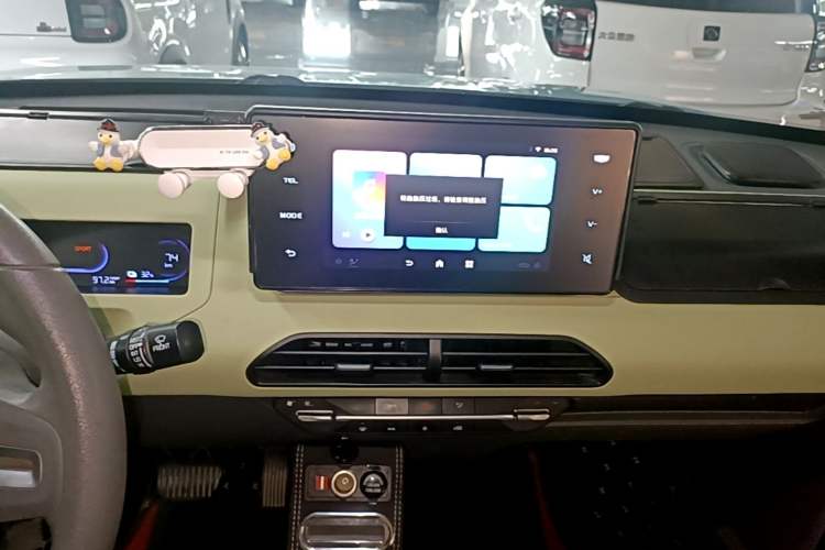 Used Geely Galaxy Panda 2023 Panda Mini 200km Endurance Bear Audio And AC Panel