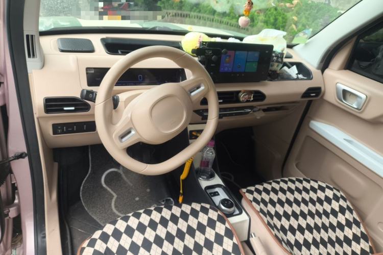 Used Geely Galaxy Panda 2023 Panda Mini 200km Endurance Bear Center Console