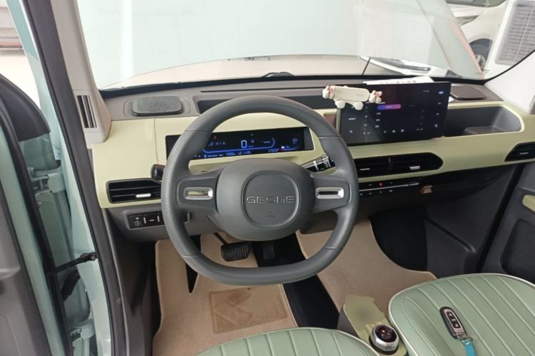 Used Geely Galaxy Panda 2023 Panda Mini 200km Endurance Bear Center Console